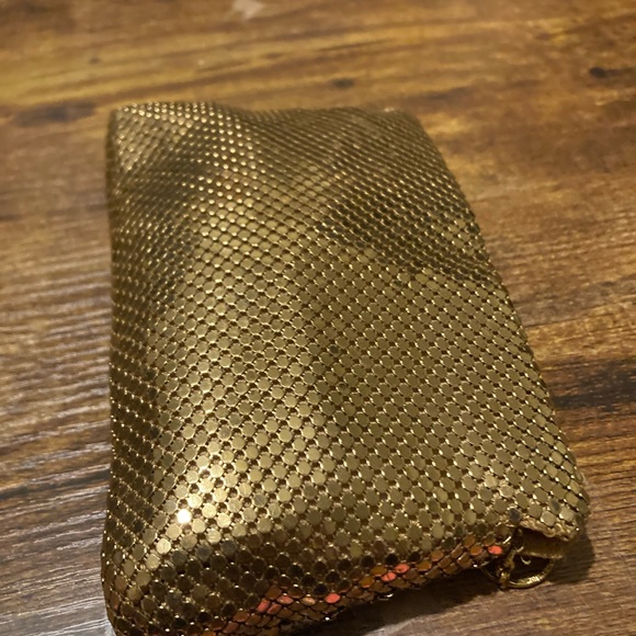 Vintage Whiting & Davis gold mesh clutch/purse - Picture 3 of 10
